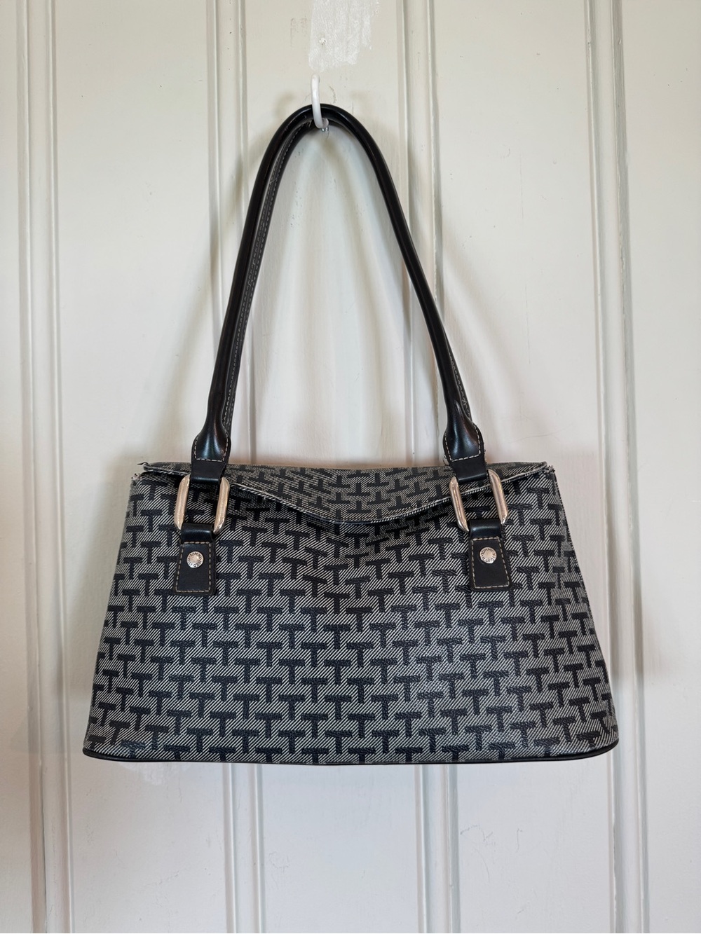 Classic Tommy Hilfiger vintage Black Gray All Over Pattern Shoulder Bag